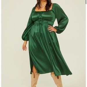 Beautiful green dress, worn only once. In perfect condition.